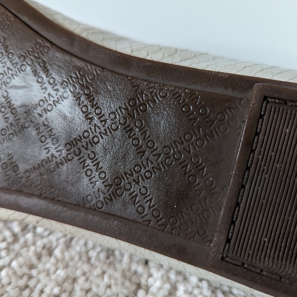 Vionic Julieta Women's Ballet Flats - Picture 2 of 4